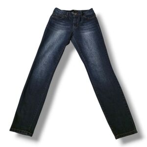 1822 Denim Women's Jeans Size 6.     26in Inseam. Mid Rise